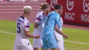 Și-a scos din sărite colegii! Dest, fotbalistul împrumutat de FC Barcelona, a luat roșu și a fost la un pas să fie bătut în vestiar: „Nu putem spune în public multe din lucrurile pe care le-am discutat în privat”