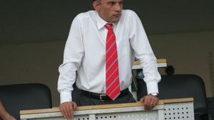 Prunea, șef** în "Groapă"?