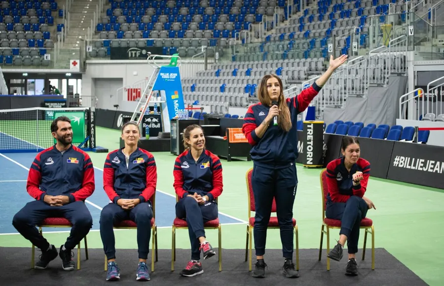 Andreea Prisacariu, gest neașteptat la ceremonia tragerii la sorți din Fed Cup! Foto: Ramona Toderaș.