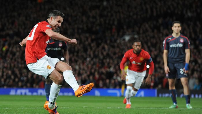 Fenomenalul Van Persie. Olandezul a prins o seară senzațională și a devenit primul jucător al lui United care a marcat un hat-trick în fazele eliminatorii ale Ligii