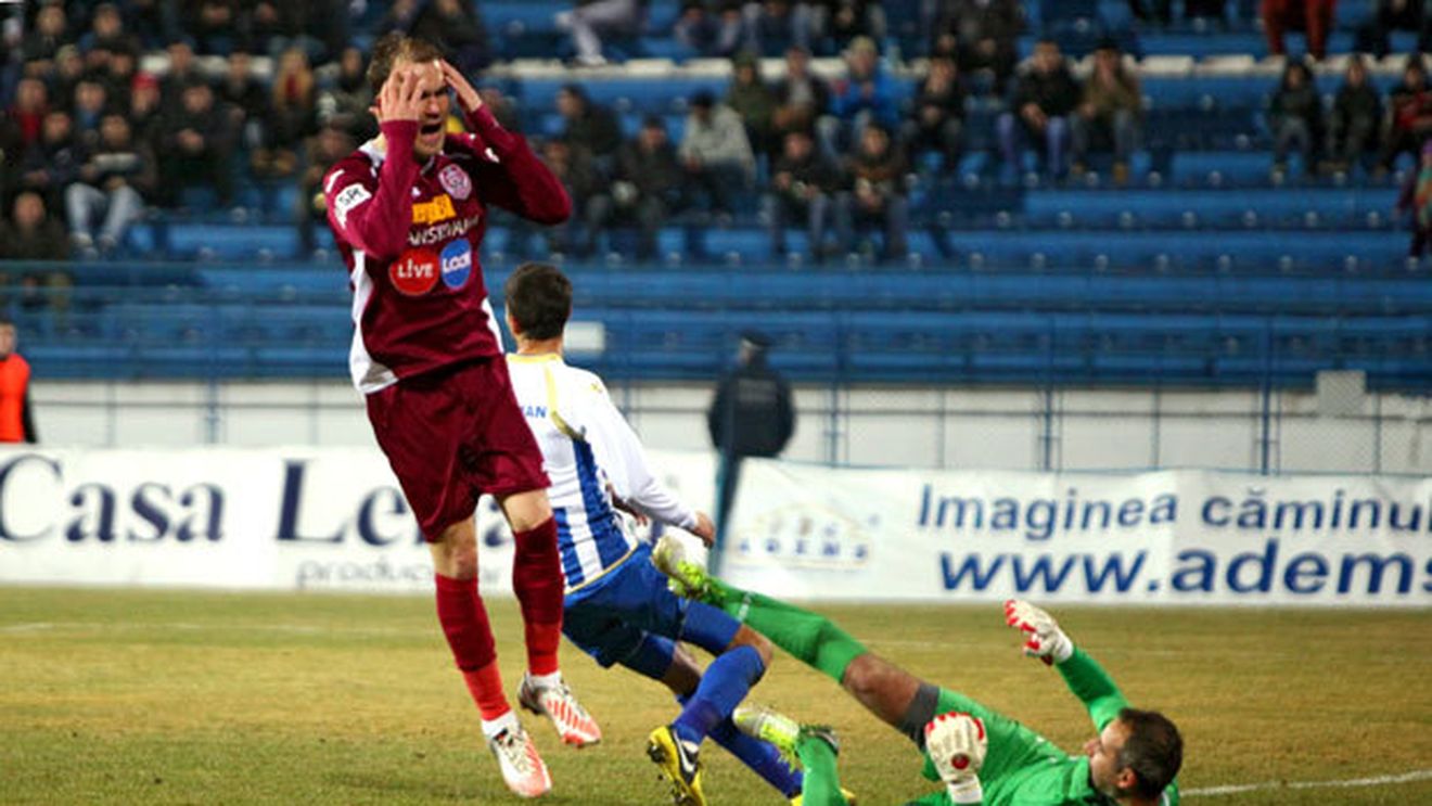 În vestiarul lui CFR nu s-a zâmbit în 2013!** Mureșan: "Ne doare să pierdem puncte cu o echipă care se bate la retrogradare"