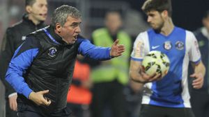 "Poate nu m-au recunoscut, aveam o geacă groasă". Gafă uriașă la Steaua - Viitorul. Fanilor le crapă obrazul de rușine