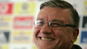 Sandu: "M-aș bucura ca jucătorii să-l convingă pe Piți să rămână"