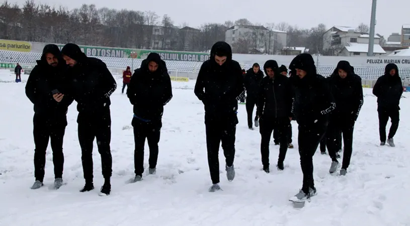 FOTO | Surpriza avută de jucătorii FCSB-ului la Botoșani. Au mers să inspecteze gazonul înainte de meciul de la ora 20, dar au fugit la hotel. Gnohere s-a distrat făcând poze