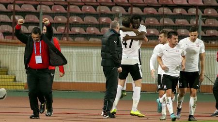 VIDEO EXCLUSIV Dragomir a intrat în vestiar la Voluntari și a fost șocat: "Nesimțiților, nu aveți educație?" Ce s-a întâmplat apoi