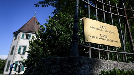 Ungurii merg până în pânzele albe. Fotbalistul FCSB va fi târât de maghiari la TAS dacă e nevoie