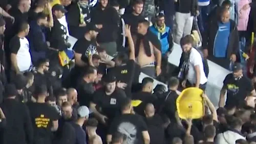 Incidente grave la Petrolul - FCSB! Fanii s-au luat la bătaie, iar un jandarm a fost rănit. De la ce a plecat totul | VIDEO