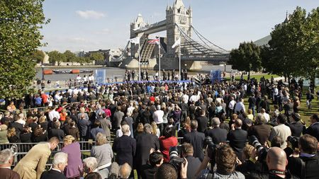 JENANT! Românii au pus monopol pe JO cu 'metoda Ronaldinho'!** "Facem și 5000 â‚¬ pe săptămână! Avem nevoie de o secundă!" Reportajul care ne face de râs în Europa