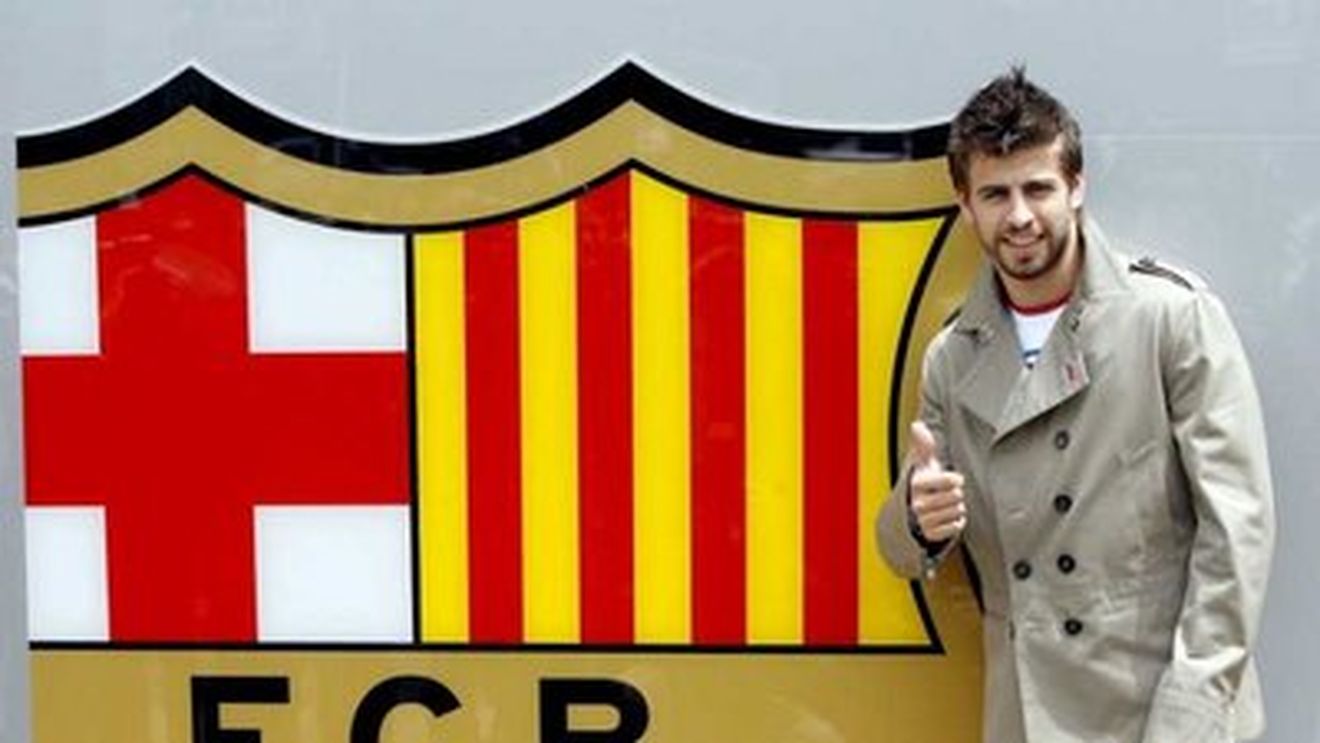 Barca l-a repatriat pe Pique de la Manchester United