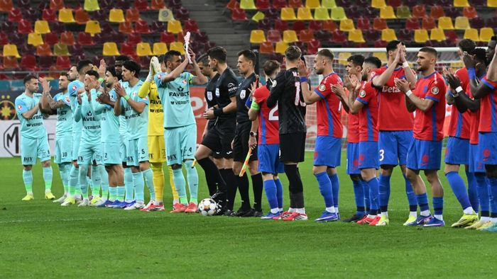 Decizie neașteptată la pauza meciului FCSB - UTA! Atacantul convocat pentru barajul cu Turcia, înlocuit la 0-0