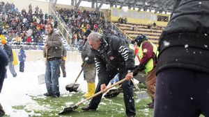 Debutul partidei a fost întârziat cu 20 de minute din cauza zăpezii
