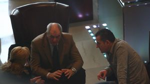 Se întoarce** "Dulăul"?