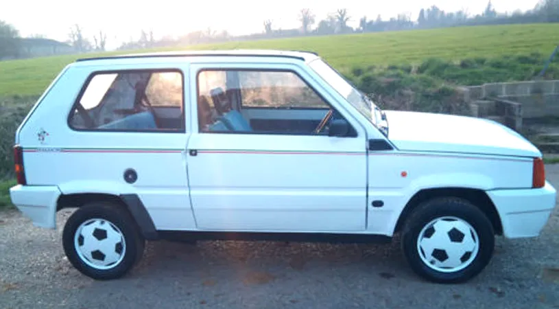 FOTO: Un Fiat Panda Italia '90 a fost scos la vânzare. Doar 4 astfel de modele mai sunt în lume, dar prețul e foarte accesibil. Cât costă