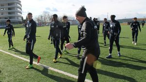 ”Lanterna roșie” Pandurii insistă cu ”înghețarea” sezonului de Liga 2. Călin Cojocaru: ”Riscăm să stricăm și campionatul următor.” Gorjenii au scăpat de două ori și de retrogradarea din Liga 1