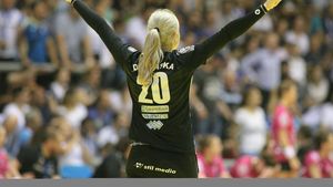 "Zidul" din Bănie. A scos in-extremis două mingi în ultimele secunde și a declanșat nebunia la Craiova: "Nu am cuvinte. A fost extraordinar!"