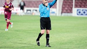 Gigi Becali, speriat cu tribunalul!** După ce l-a făcut "nenorocit" și "javră" pe Balaj, i-a trimis un bilet și i-a spus că regretă că l-a jignit