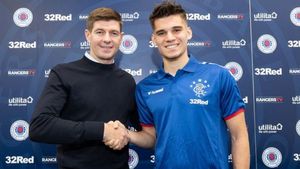 "Rangers este încântată să anunțe un parteneriat de trei ani și jumătate!" Ianis Hagi, alesul scoțienilor! Ultima veste dată fanilor de român | FOTO