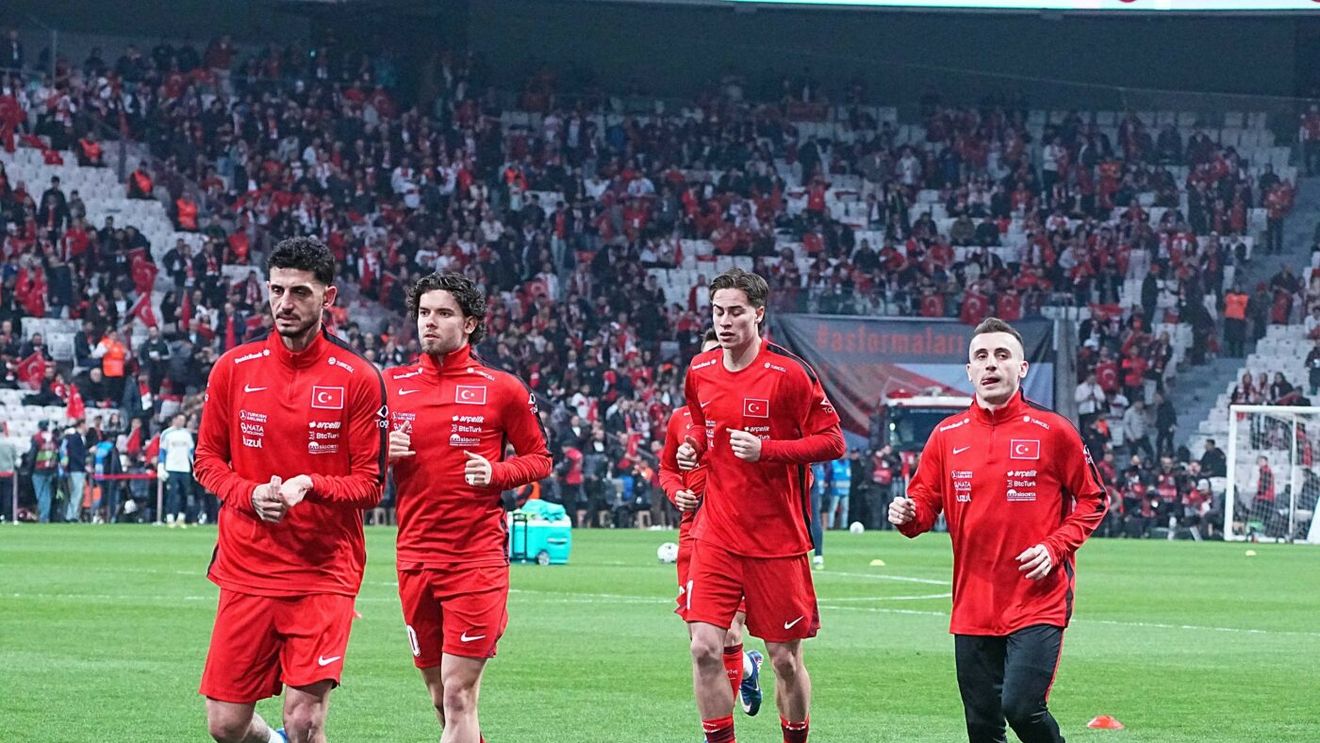 Starul Kenan Yildiz a dezvăluit ce a pățit din cauza lui Mircea Lucescu