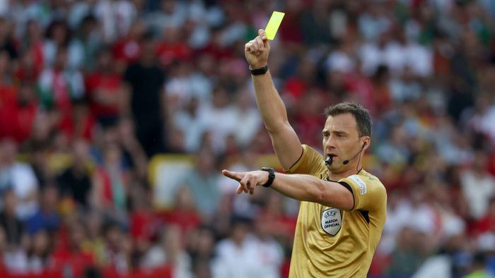 Nemții îl fac praf pe al lor! Arbitrul din Germania, acuzat că nu a dat penalty pentru România cu Olanda, la o fază care nu a fost văzută la VAR!