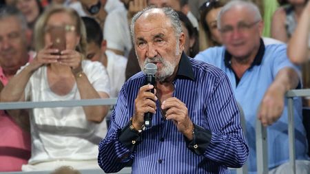 Ion Țiriac, chemat să dea cu subsemnatul: „Cârnați, mă boule, se cheamă! Pe grătar!”