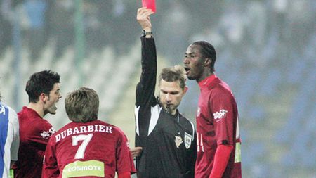 Oltenii au luat foc: "Suntem bătaia de joc a CCA!"** Cine va fi la centru la CFR-Craiova?