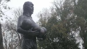 Discurs memorabil la dezvelirea statuii lui Helmut Duckadam și un mesaj pentru președintele Nicușor Dan: „Se repară o nedreptate!”