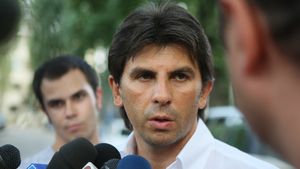 Lupescu: "Tricolorii trebuie să accepte criticile, le merită"