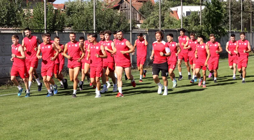 Aglomerație la reunirea FC Bihor: Erik Lincar a avut 31 de jucători la dispoziție! Președintele Tătar a anunțat un nou partener principal pentru club