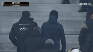 Răzvan Lucescu s-a prăbușit emoțional și a luat cartonaș roșu în Lyon – PAOK