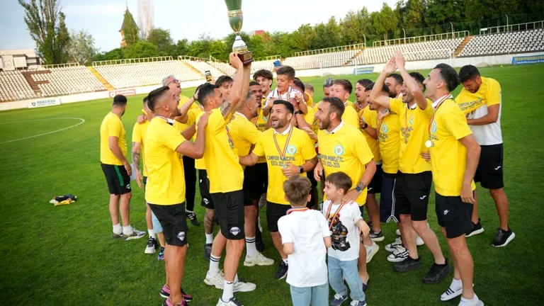Nimic surprinzător în Liga 4 București. Cu fotbaliști care au adunat sute de meciuri în primele două ligi, ACS Omega Sport a câștigat titlul la pas