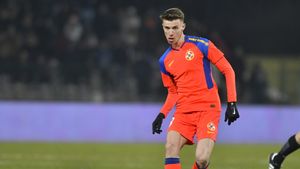 Viorel Moldovan, fermecat de Tavi Popescu: „Plutește cu mingea la picior! Îmi place foarte mult”. Unde mai trebuie să lucreze jucătorul de la FCSB | VIDEO EXCLUSIV ProSport Live