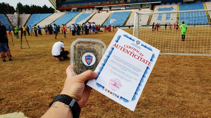 Ultima șansă pentru steliști! Steaua a anunțat că mai pune la dispoziție 1000 de suveniruri: gazon și certificat de autenticitate. Cum poți intra în posesia lor

