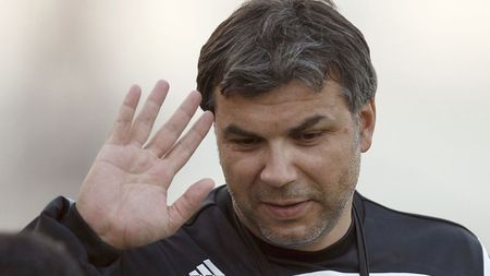 Olăroiu: "Nu am fost demis! Totul a fost pus la cale de rivalii de la Al Nasr!"