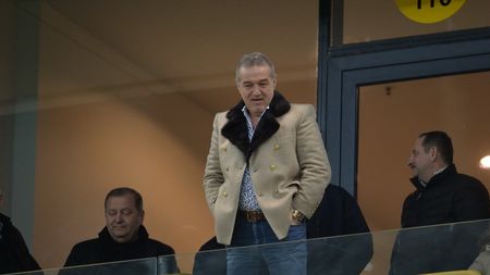 FOTO | Prezență surprinzătoare în tribunele Național Arena. Becali nu a putut să stea departe de echipă și a urmărit Steaua - Petrolul pe viu