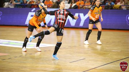 Povestea succesului de la Bistrița. Cum a reușit Gloria să ajungă în sferturile de finală ale Cupei EHF și planurile de viitor ale clubului. „Dacă ni s-ar mai naște trei Elisei, nu am avea nicio problemă în lume” | SPECIAL