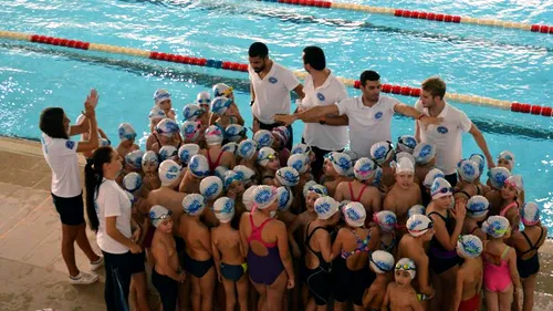 Înapoi în apă, la baza Olimpia. Potec inaugurează bazinul renovat și îi premiază pe micuții campioni