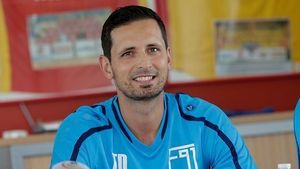Antrenorul lui Dudelange pune sare pe rană: "Avem 8 fotbaliști care lucrează. Trebuie să își reducă programul pentru grupele Europa League"