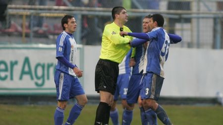 Olteanul Trică,** suspendare mică