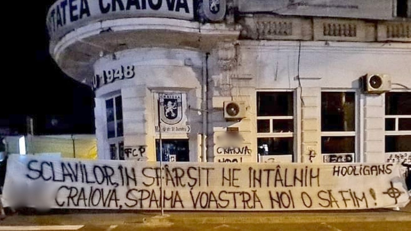 Sediul FC U Craiova, vandalizat de ultrașii din galeria echipei Petrolul Ploiești! Mesajul afișat de către „lupii galbeni” | FOTO