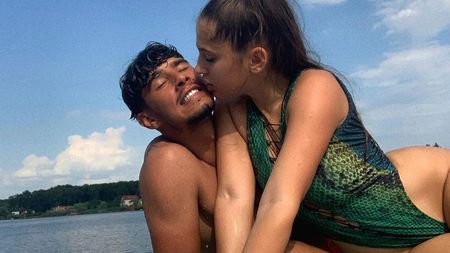 Florinel Coman profită din plin de vacanța primită de la Gigi Becali! Iubita sa a întors toate privirile într-un parc acvatic de lux | GALERIE FOTO