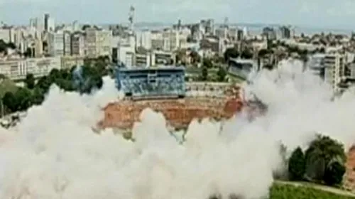 VIDEO** Au început pregătirile: Brazilienii au aruncat în aer o arenă gigant veche de 60 de ani!