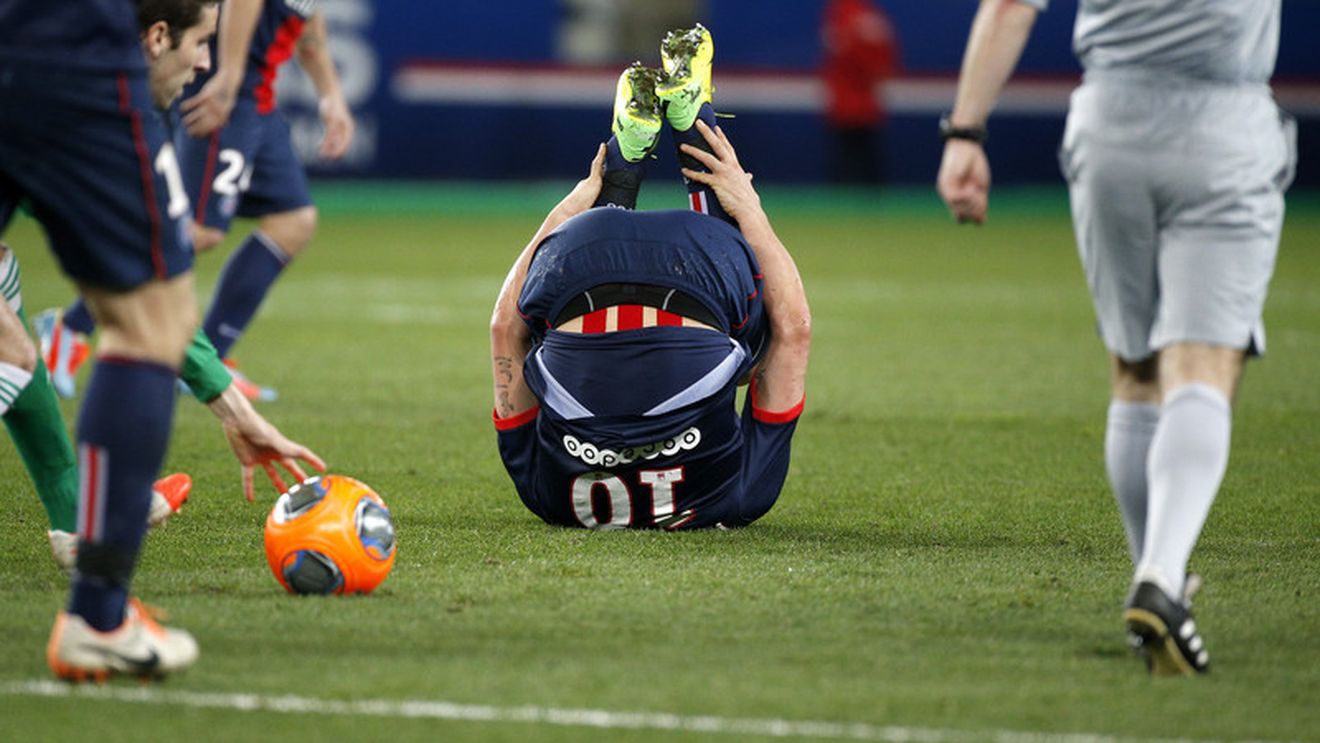 Zlatan, din nou genial: "Sunt nebun? Ar încerca un om sănătos așa ceva într-un meci fotbal?" Provocat pe net, Ibrahimovic a răspuns cum numai el știe