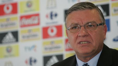 "Nu ne arbitrează Deaconu, ci Sandu!** Mulțumim, 'partid iubit'!"