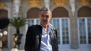 Cea mai ARZĂ‚TOARE problemă a Stelei: e în pericol să piardă licența!** FRF, somată: "Vom intra în greva foamei!"