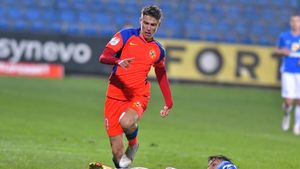 Mihai Stoica și Octavian Popescu, dialog savuros pe Instagram: „Stăteam și eu liniștit!”