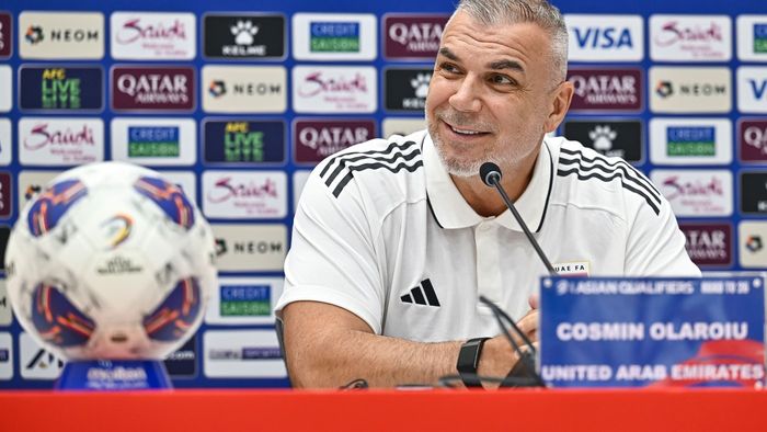 „Olăroiu e aproape să scrie istorie”, mărturia unui antrenor român care-i ține pumnii chiar la Dubai! Vom avea afla azi dacă vom avea primul român calificat la World Cup 2026. SPECIAL