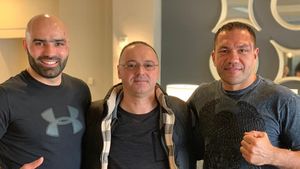 Croșeu la comisii. Boxerul român Bogdan Dinu și King Promotion au contestat în California decizia din meciul cu Pulev, pentru lovituri interzise. "Sunt șanse mari să câștigăm!", anunță echipa românului