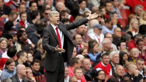 Transferul care-i scoate din minți pe fanii lui Arsenal!** Chelsea îl vrea pe Sneijder, Manchester pe Ashley Young, Wenger aduce un puști de 1 milion de euro!
