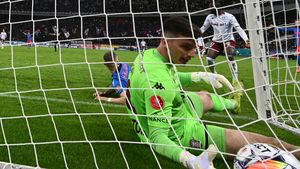 Gafă imensă în derby-ul cu FCSB! Transferul lui Dan Șucu de la Genoa a debutat, după ce Aioani s-a rupt, cu o eroare uriaşă