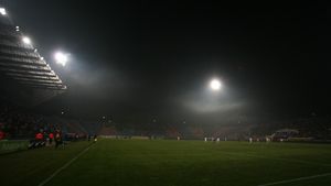 Probleme cu nocturna!** Steaua - Vaslui, întrerupt 10 minute